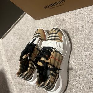 Burberry sneakers